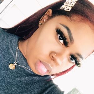 Meet your Posher, Kayla